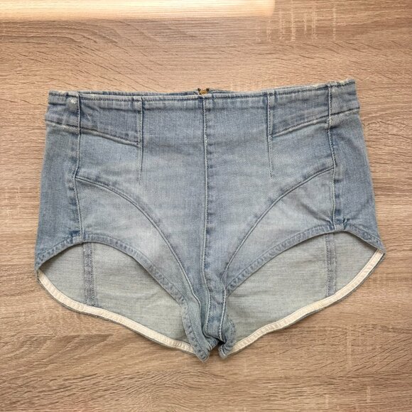 New Free People Keep It Brief Denim Micro Shorts in Light Wash Blue Sz Small - Picture 7 of 10